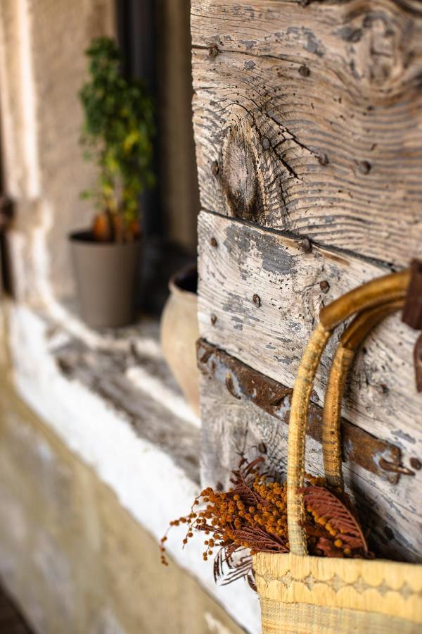 La Maison D'Aime Saint-Quentin-la-Poterie Exterior photo